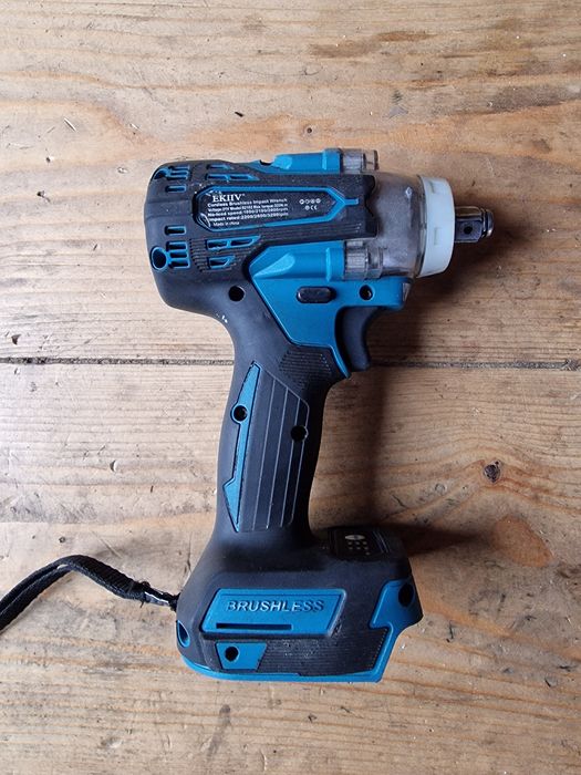 Makita DTW300  Cheie impact