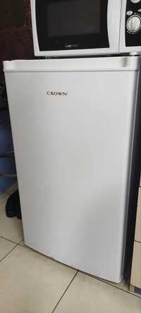 продавам хладилник Crown DF 120A