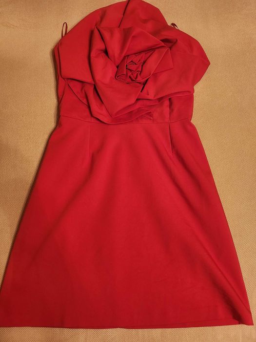 Продавам рокля Mohito