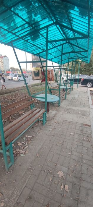 Скамейки с навесом
