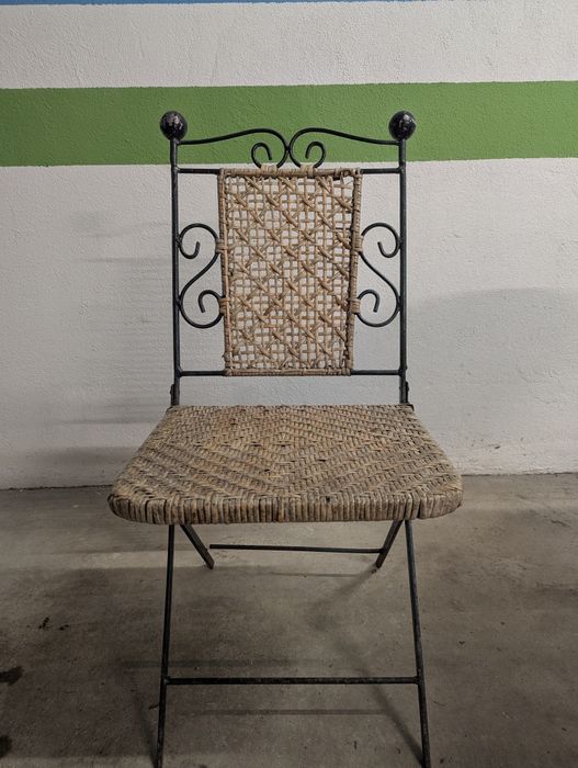 Градинска маса с два стола