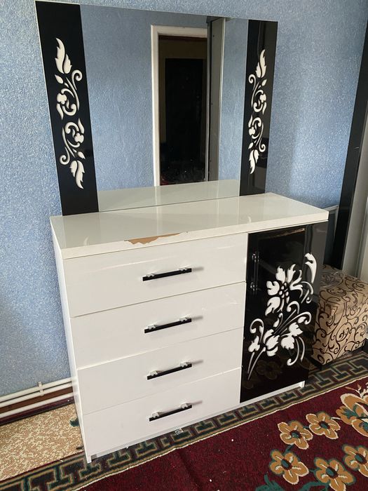 Продаётся спальный гарнитур (комплект)