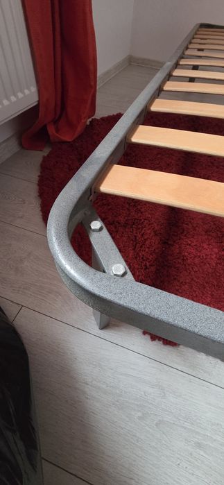 Somiera cu picioare metalice 160x200