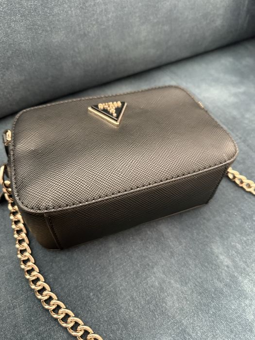 Дамска чанта Guess