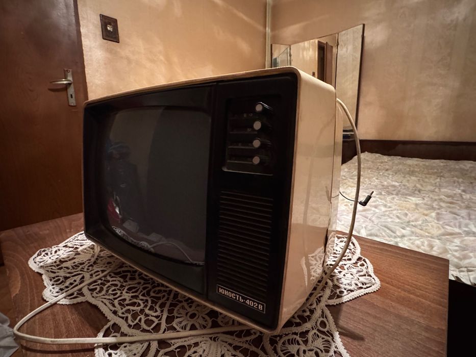 Телевизор модел юности