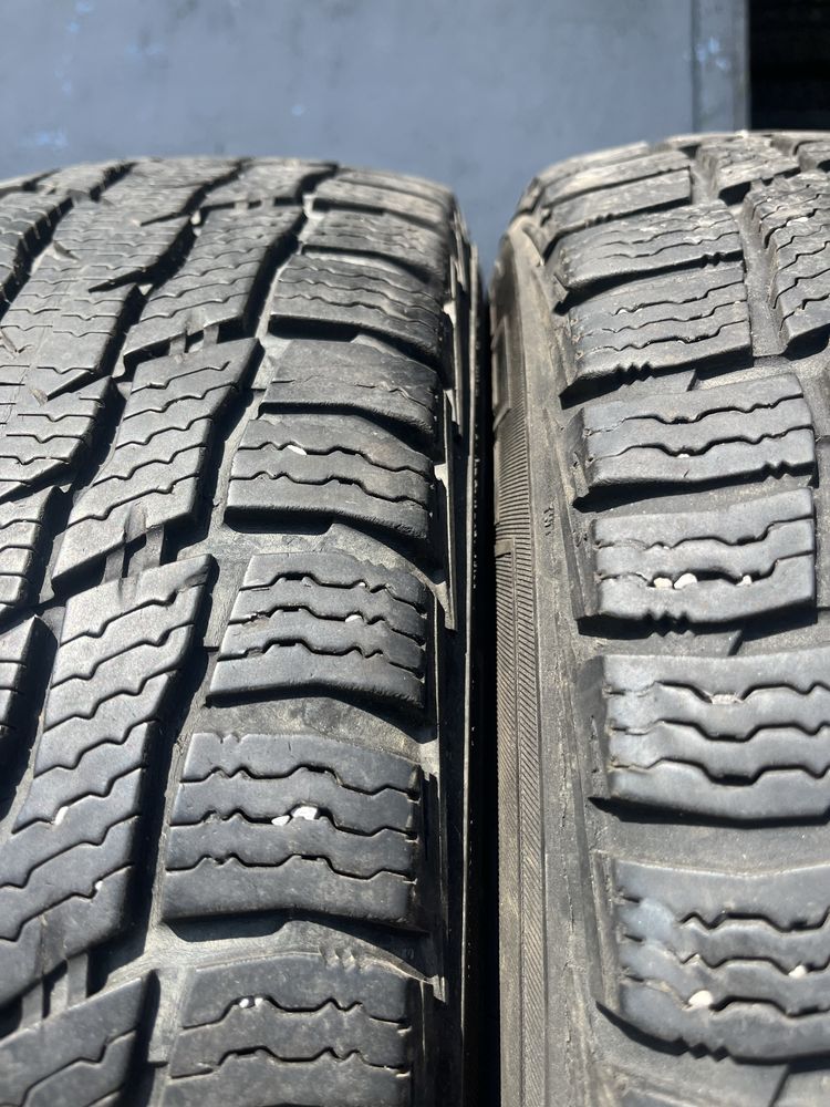 2 бр. гуми за бус 205/75/16C Nokian DOT 1419 6,5 mm