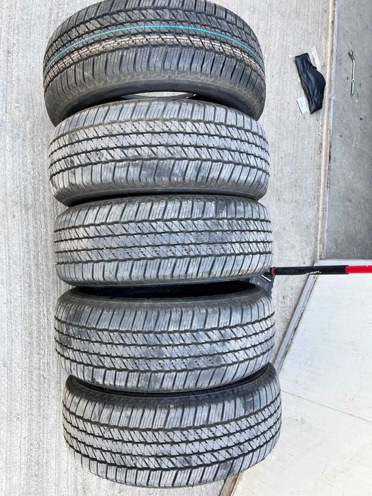 De vanzare 5 cauciucuri Bridgestone 265/60/18, noi