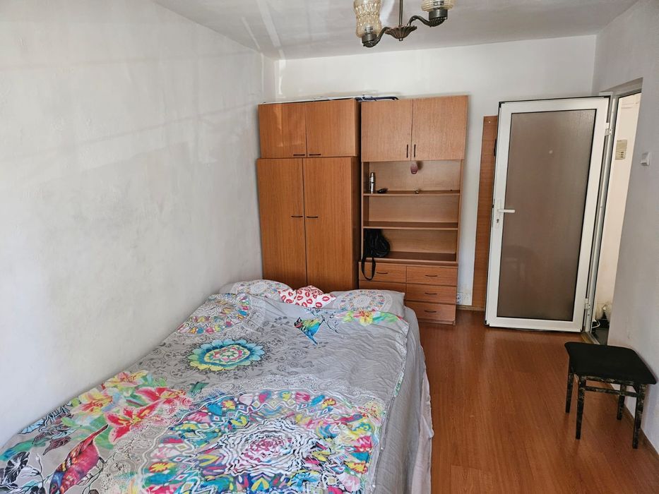 Inchiriez garsoniera