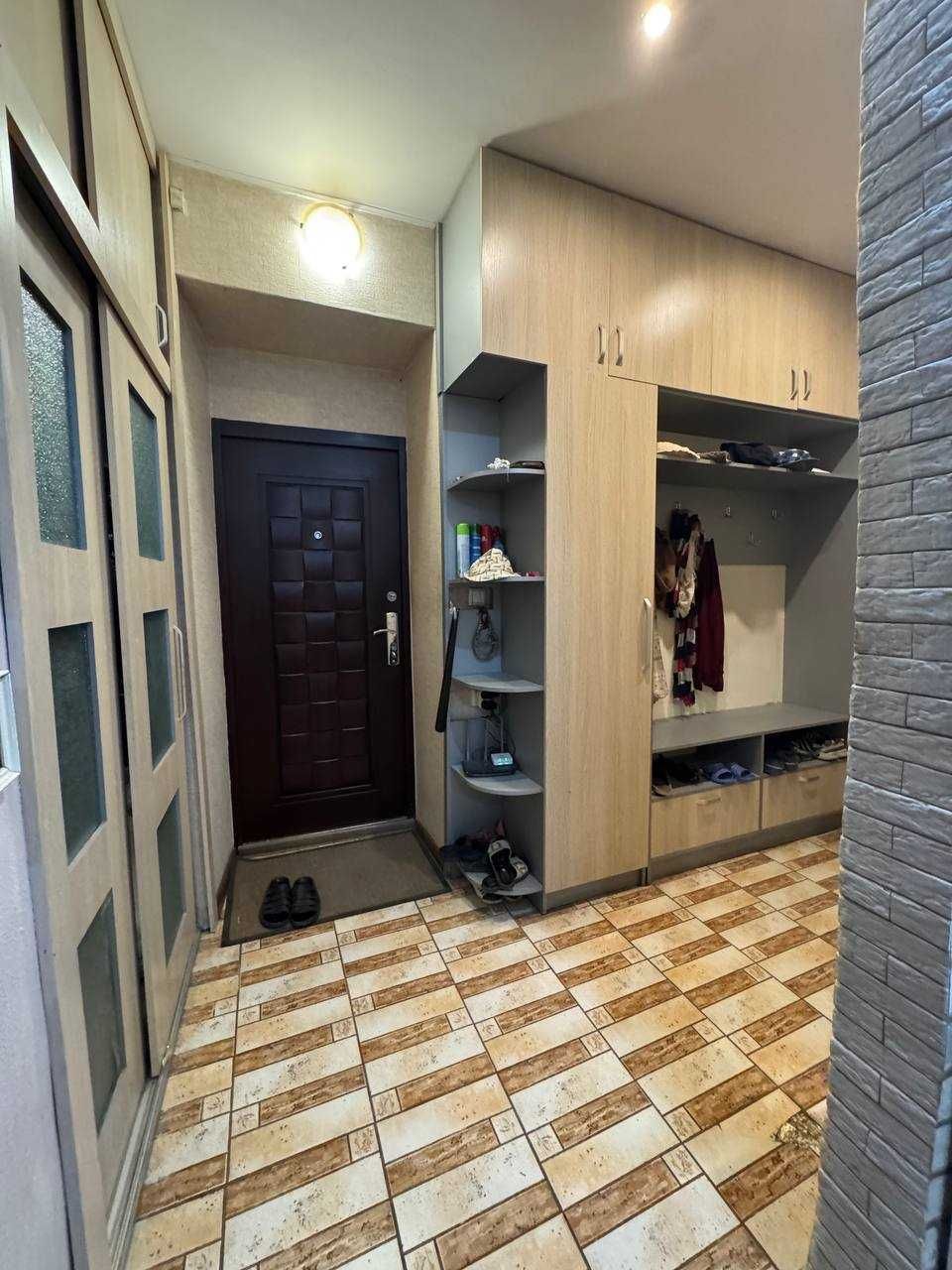 Продаётся! 3/2/4 Массив Авиагородок. 68м2. Балкон 2/6. Ремонт. Мебель