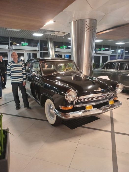 Художник Баходир