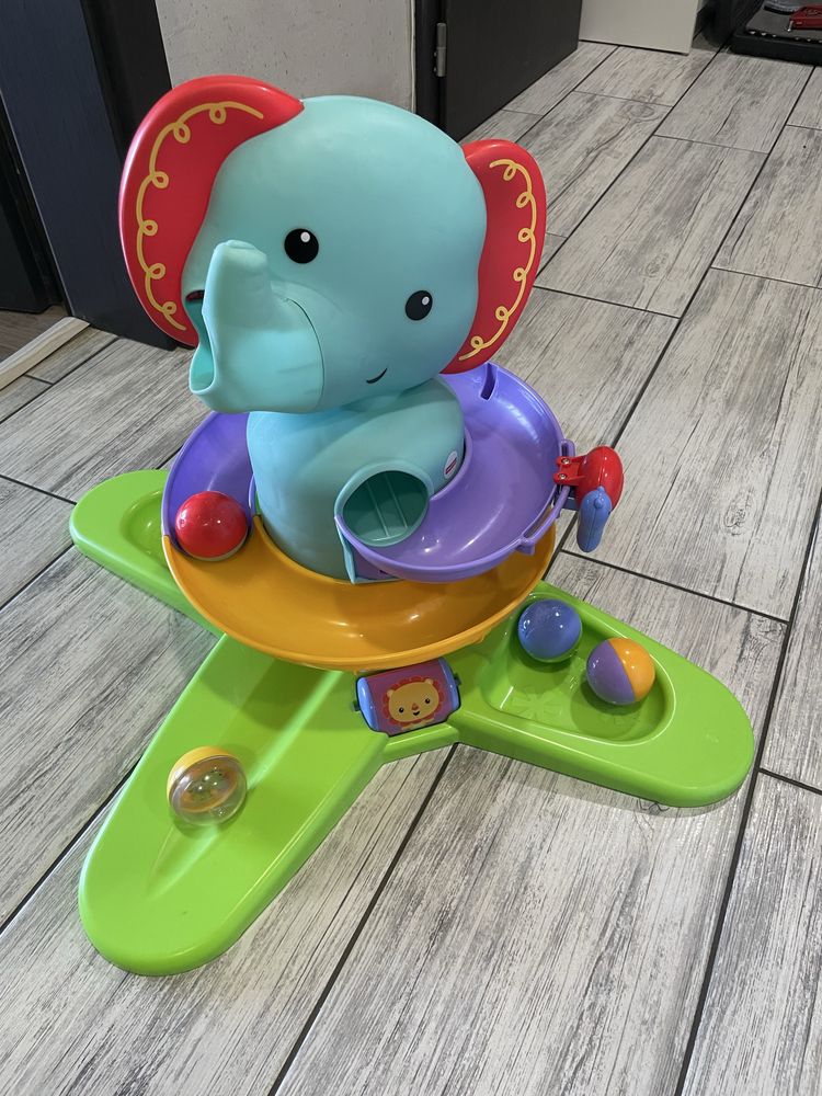 Интерактивна бебешка играчка с топки Fisher Price Изненадай Слончето