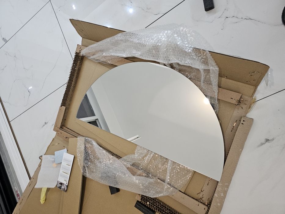 Огледало полумесец 45 х 90см