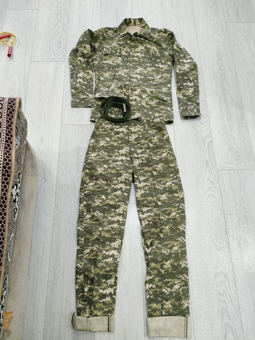 Срочно продам костюм