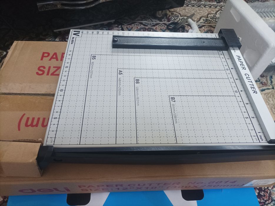 Paper cutter Deli
