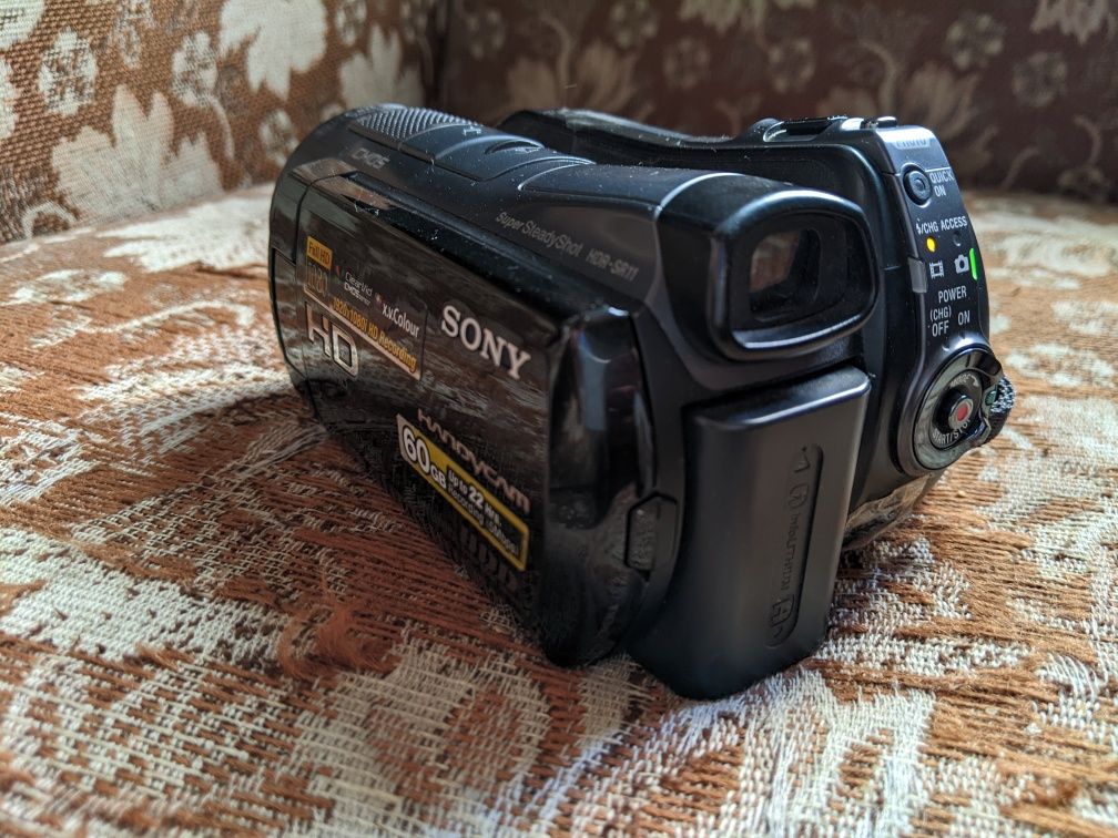 Продам ручную камеру, Sony HDR-SR11E/SR12E