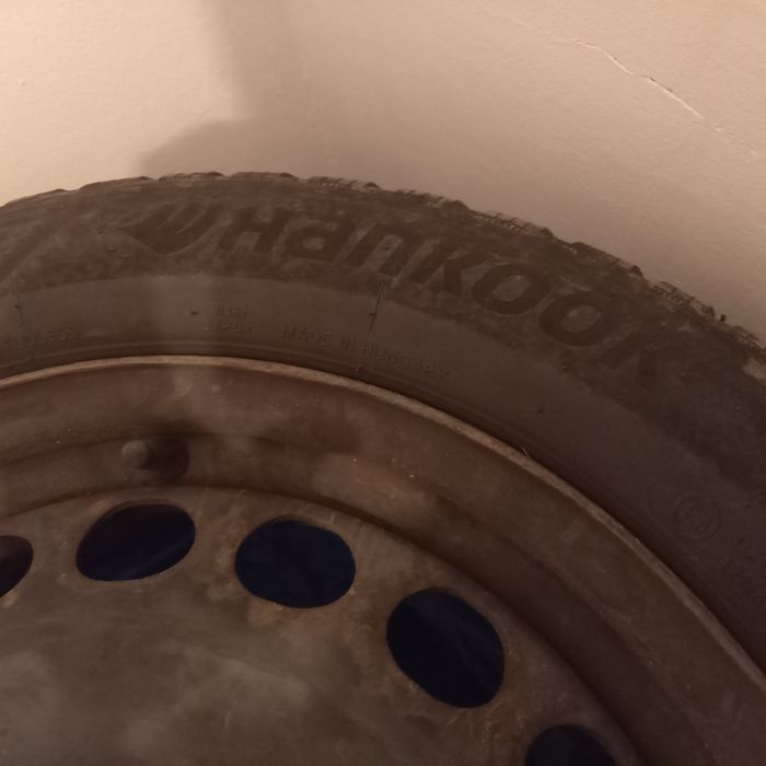 Vând cauciucuri Hankook