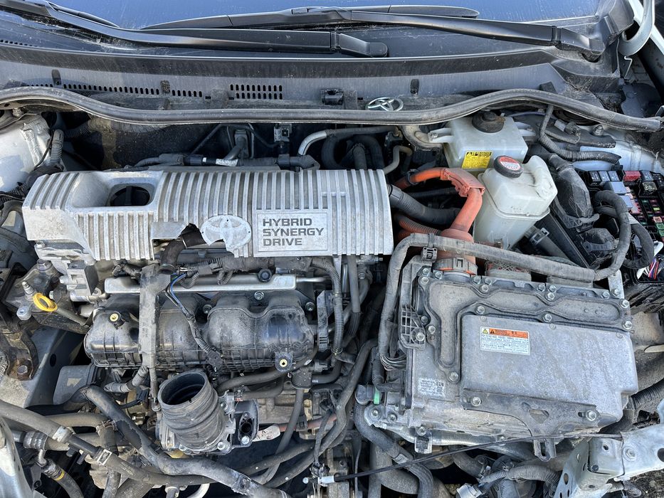 Toyota Auris Тойота Аурис 1.8 hybrid CVT 136 кс 2016г НА ЧАСТИ!