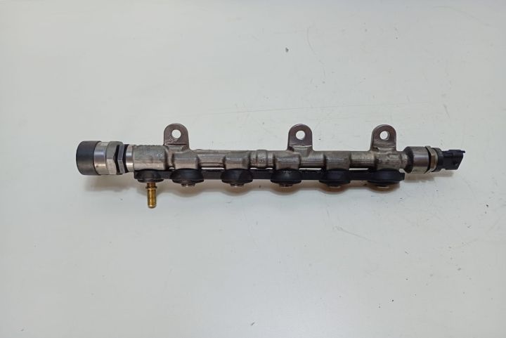 Rampa injectoare 2.0 dci 175217750R Nissan Qashqai prima generatie J1