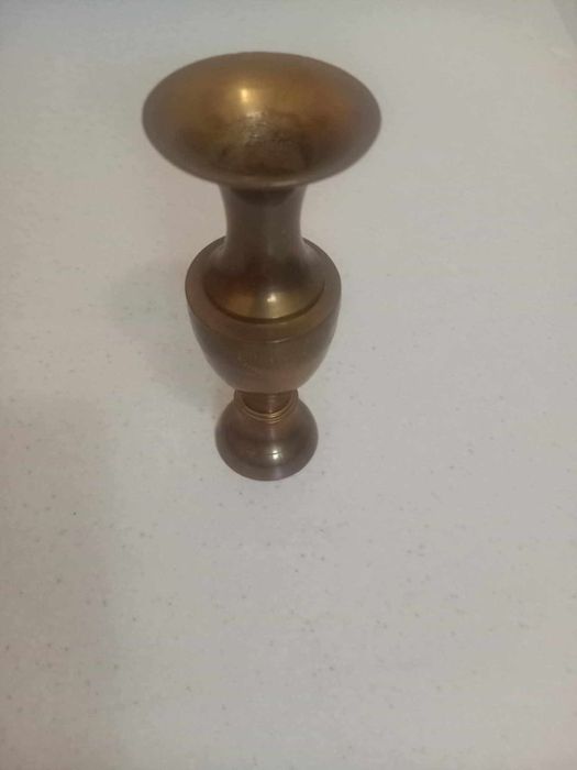 Vaza din bronz pentru decor