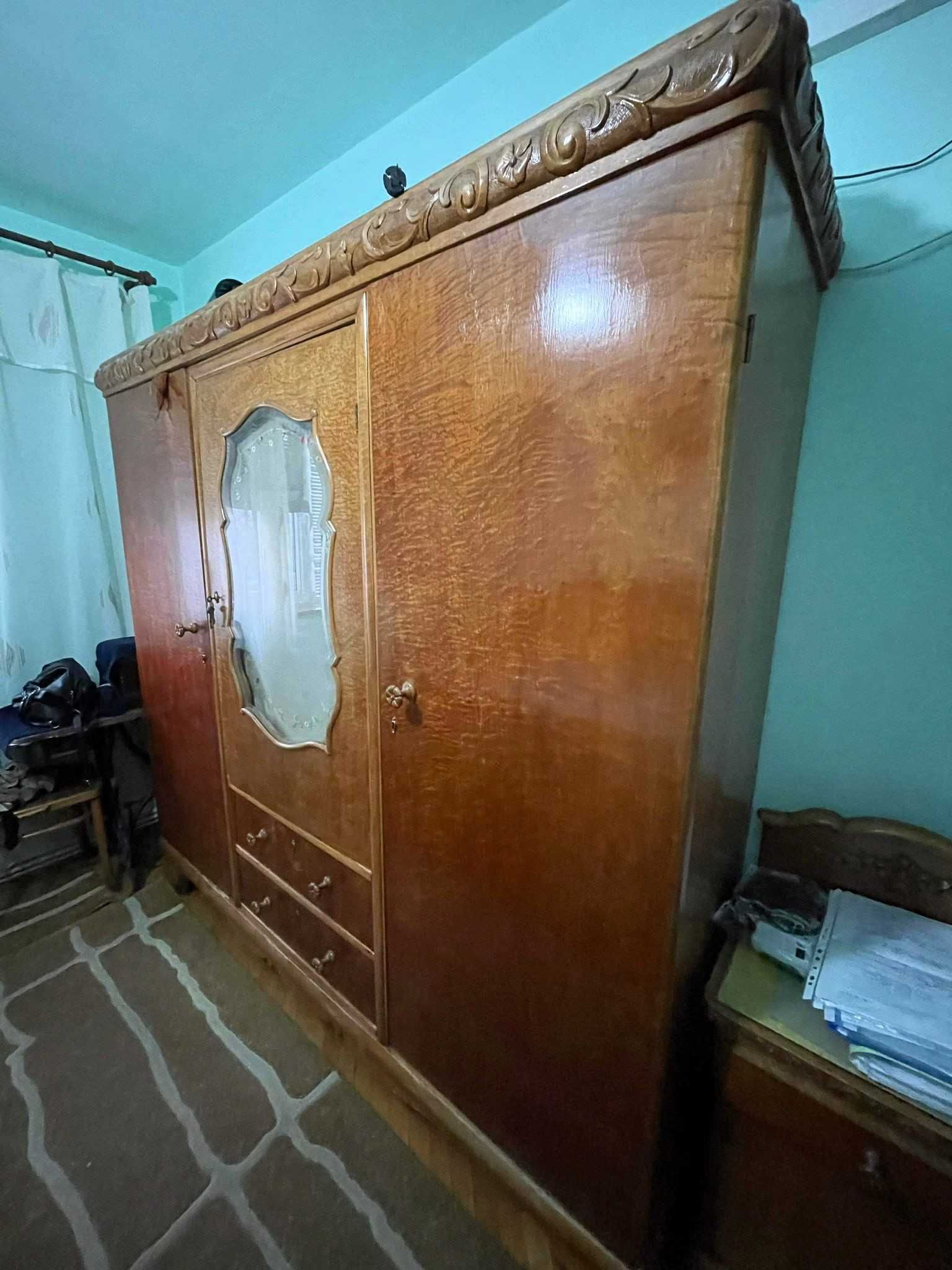 Mobila living-room si dormitor, lemn masiv, anii 1900