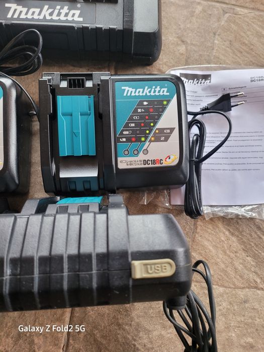 Încărcător makita