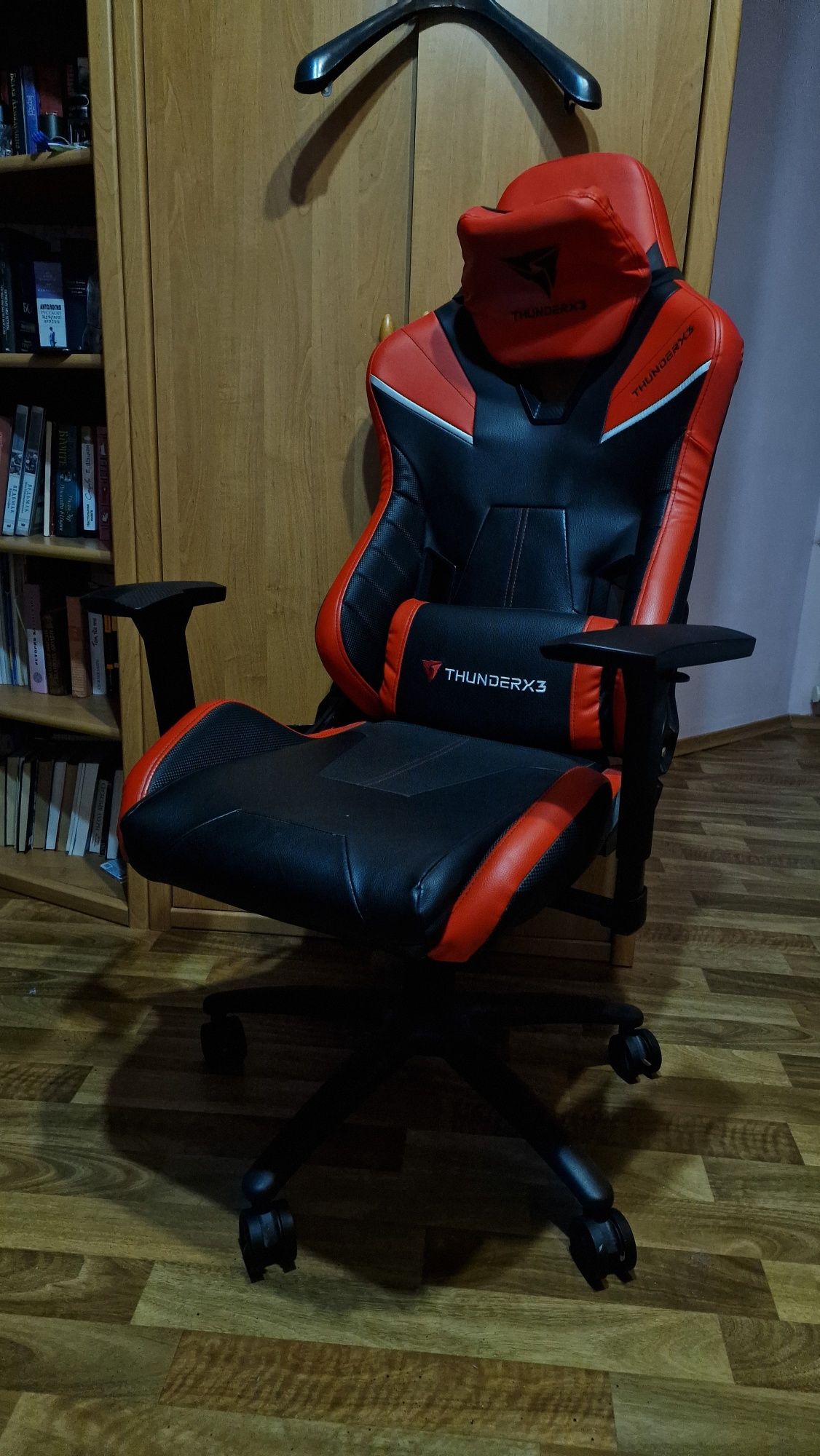 ThunderX3 TC5 ИГРОВОЕ КРЕСЛО. Срочно