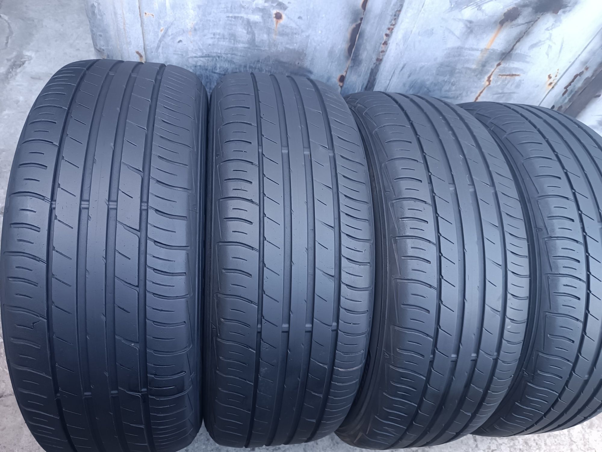 215/60/16 Falken .