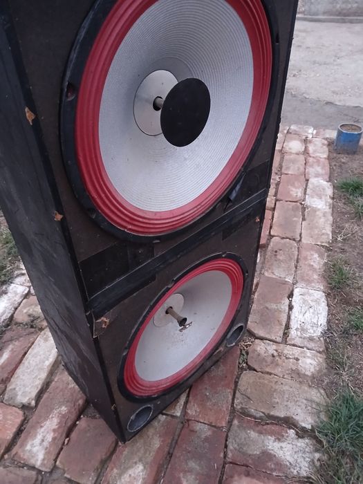 vând boxe pentru stație