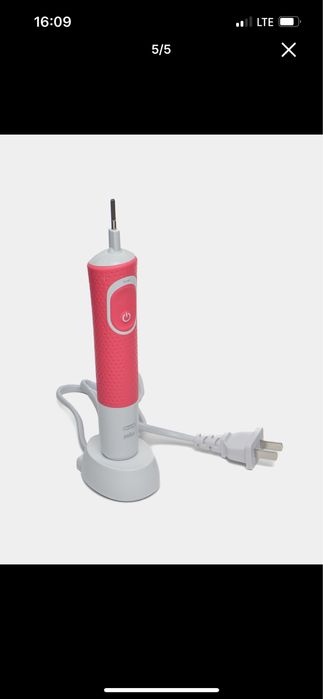 Электронная зубная щётка Oral-B Vitality Футляр и 4 насадок в подарок.