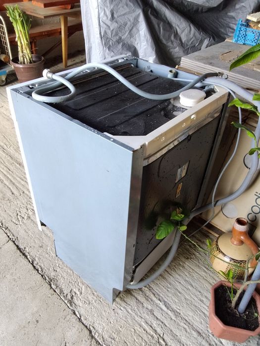 Съдомиялна за под плот