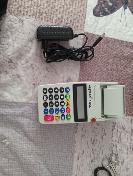 Vând calculator cu imprimare bon in stare buna