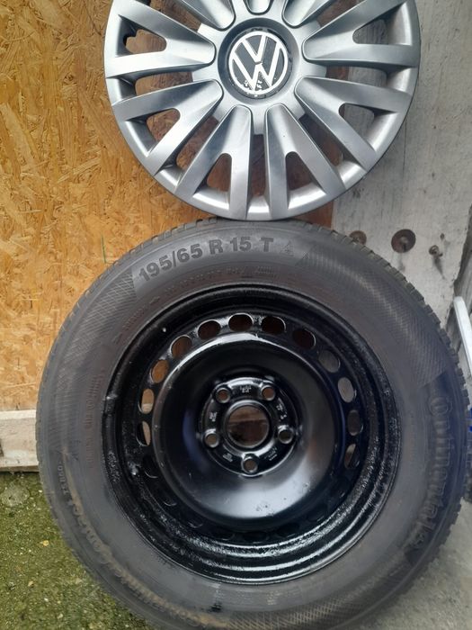 Anvelope  de iarna 195 /65 R 15 T cu jenti de tabla și capac