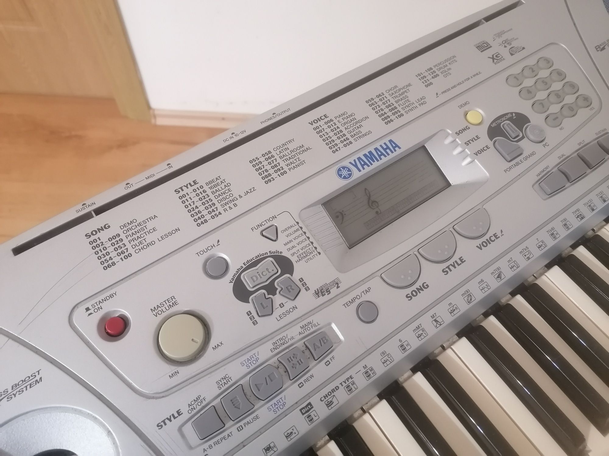 YAMAHA PSR-275 stereo Display iluminat