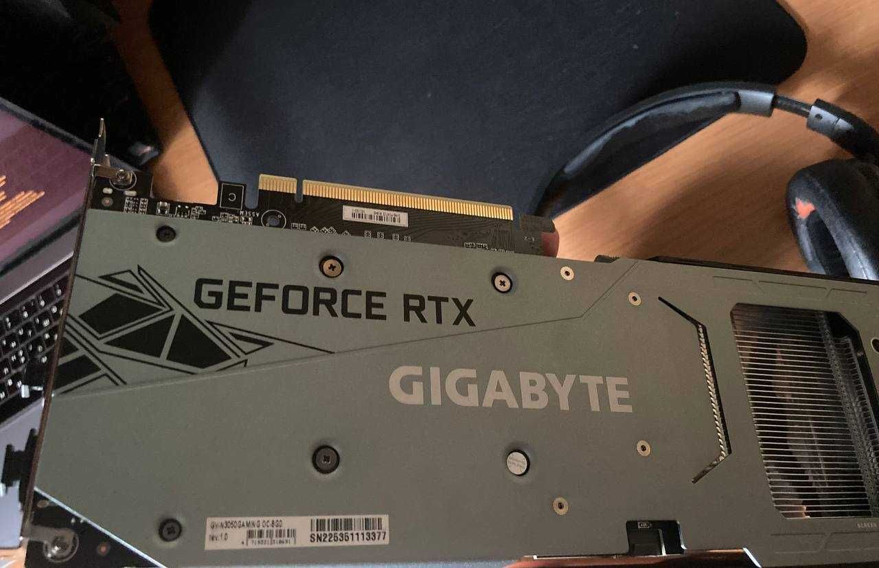 Продаю б/у видеокарту Gigabyte RTX3050 Gaming OC, 8GB, GeForce RTX3050