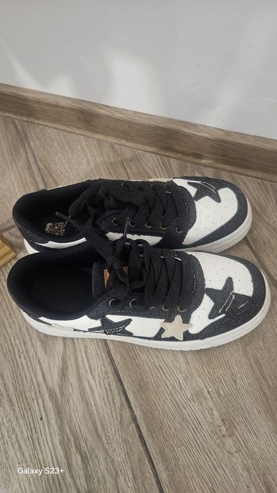 Adidasi stil tenesi comozi si usori