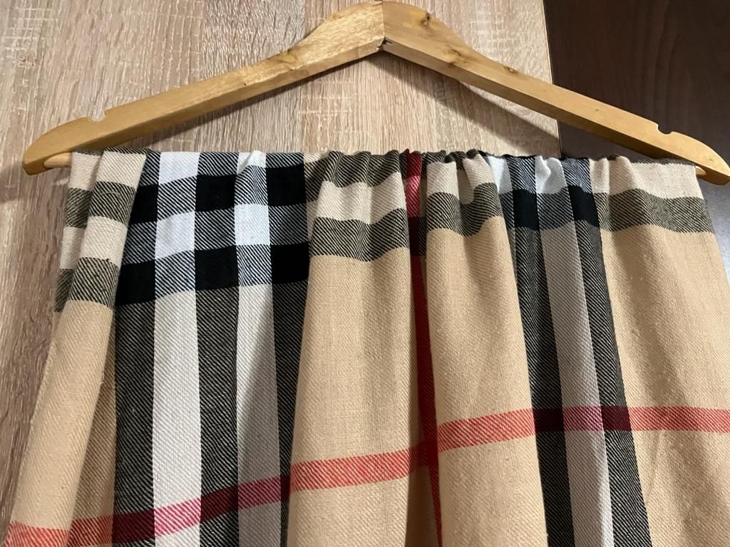 Esarfa Burberry noua