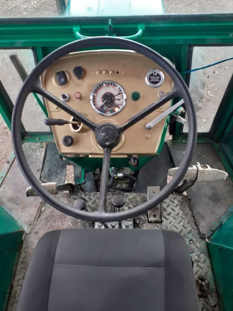 Vând Deutz D8006