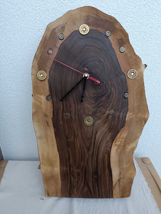 Часовник от дърво