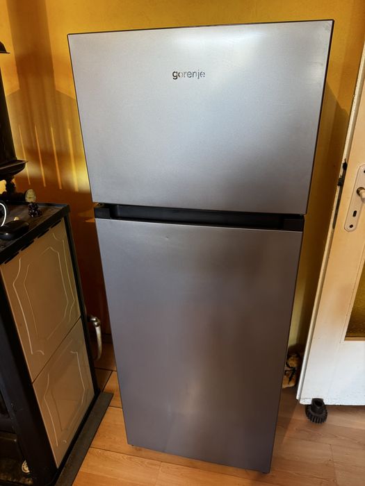 Хладилник с горна камера Gorenje