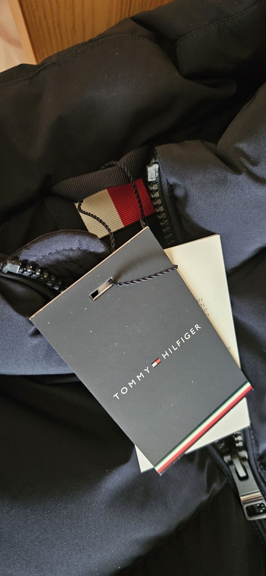 Tommy Hilfiger оригинална грейка, чисто нова, размер L