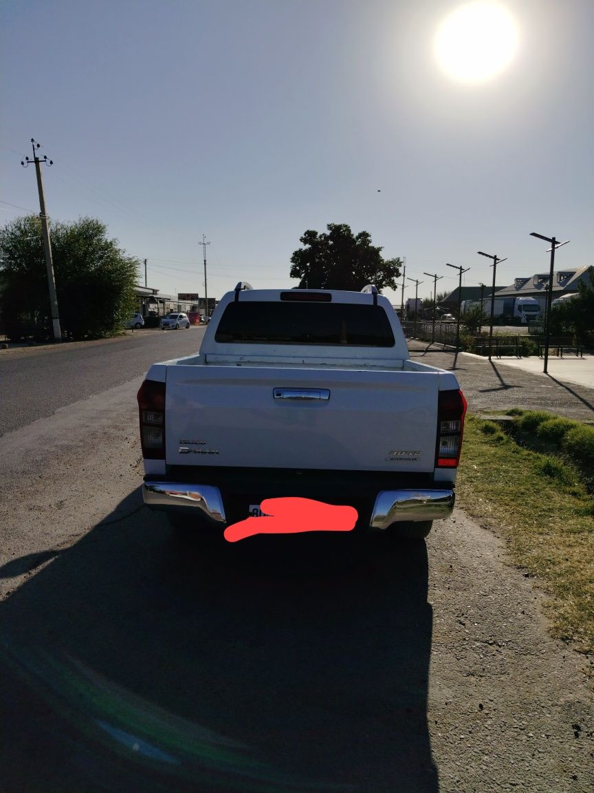 Isuzu dmax 3 turbo