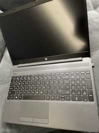 Лаптоп HP 250 G8