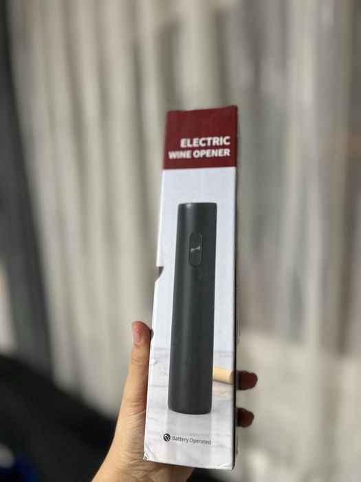 Desfacator electric de vin
