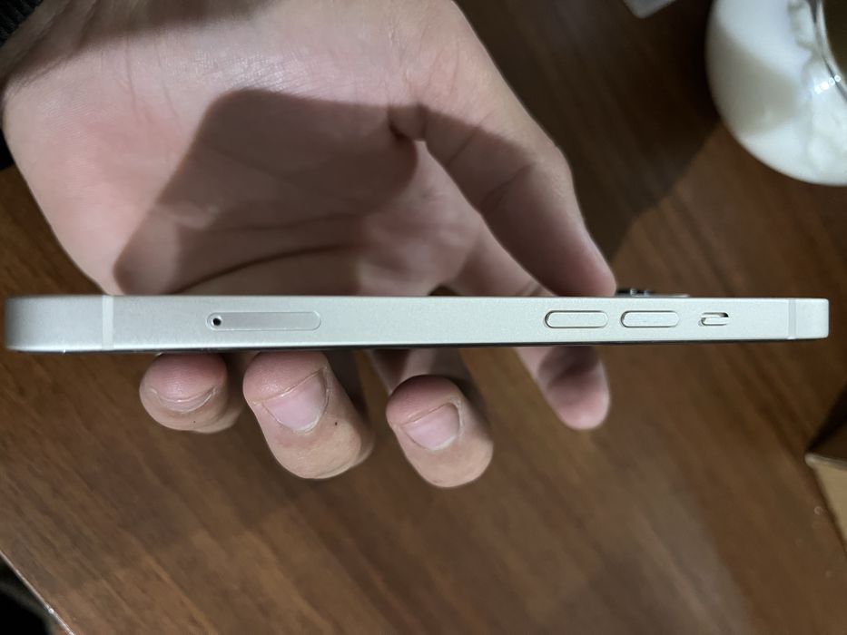 Продаю iphone 13