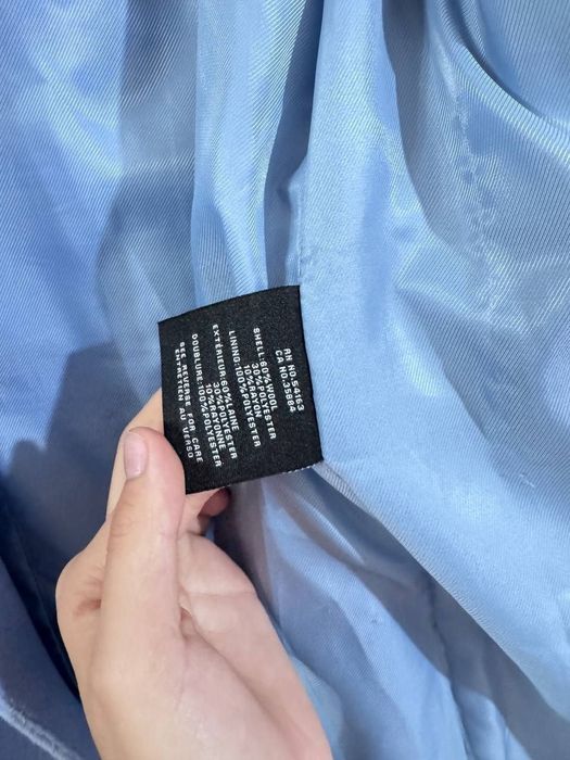 Продаётся от COLE HAAN.
Пальто в отличном состояии.
4