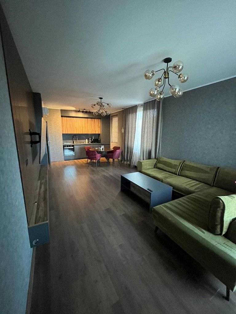 Дава се под наем Двустаен апартамент в София, Изгрев - 74 кв.м за 510 € - Снимка #1