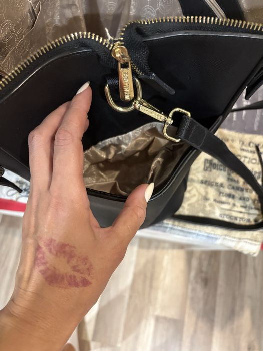 Michael Kors дамска чанта.