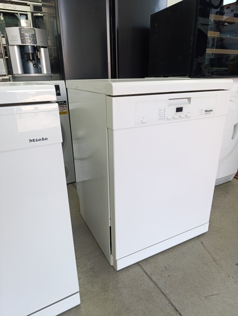 Съдомиялна машина MIELE XXL  Свободно стояща