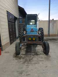 T28 traktor sotiladi