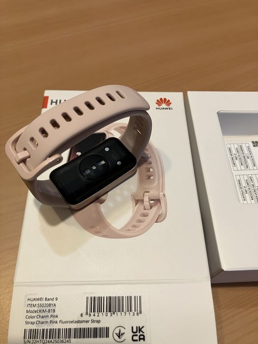 Чисто нов розов смарт часовник Huawei Band 9